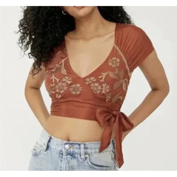 Free People Top Women's Sahara Embroidered Cropped Cross-front V Neck Size Med - Picture 1 of 5